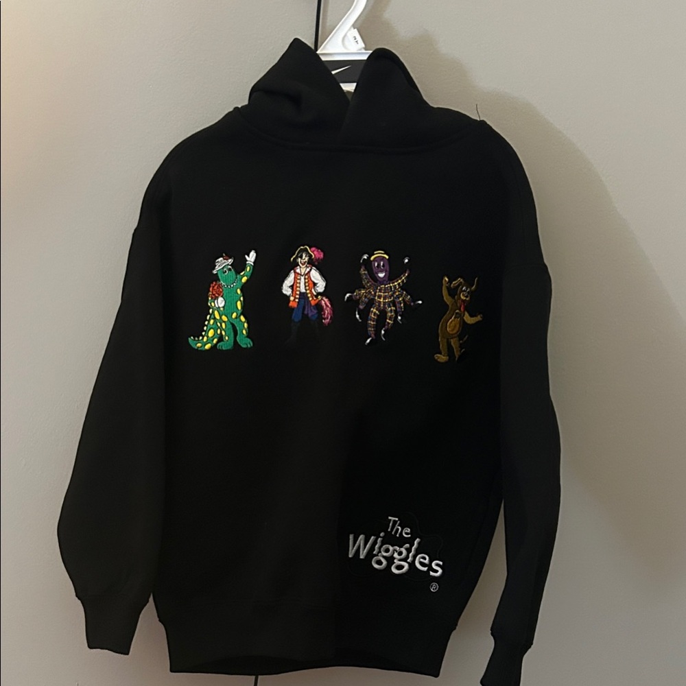 NWOT The Wiggles Black Official Concert Merch embroidered hoodie  size 6